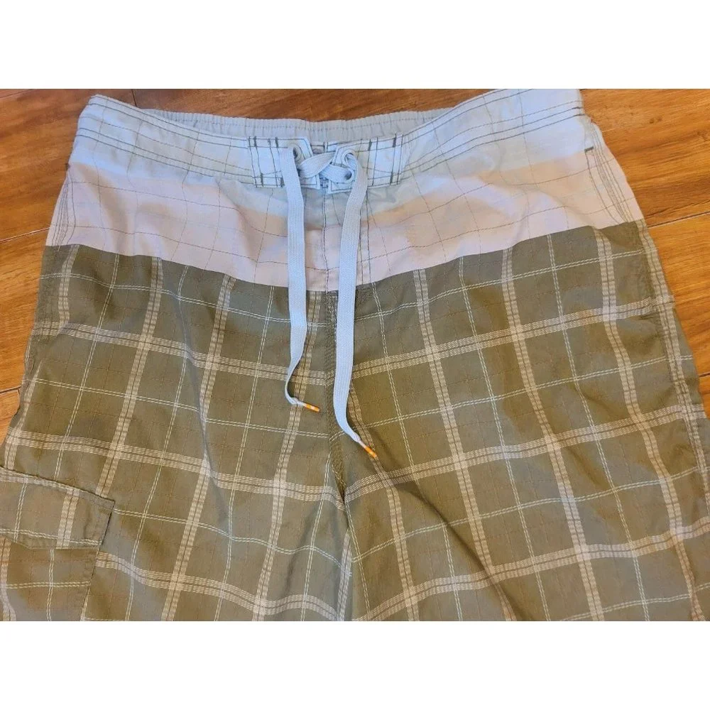 Mens‎ XL Quicksilver lightweight board / swimming shorts: Green Blue print